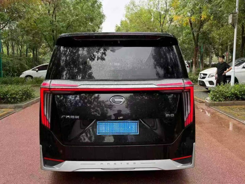 济宁24年传祺M89