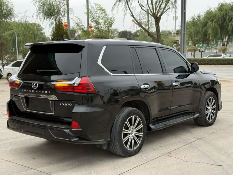 榆林10年雷克萨斯LX7