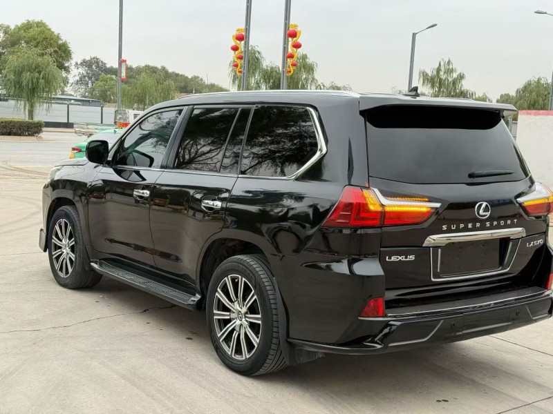 榆林10年雷克萨斯LX8