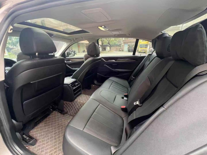 东莞19年宝马5系8