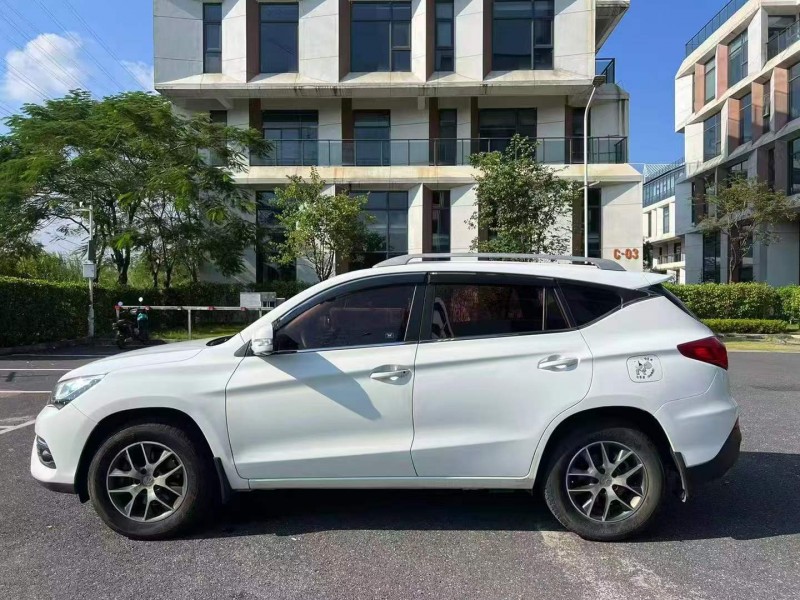 广州18年比亚迪宋4