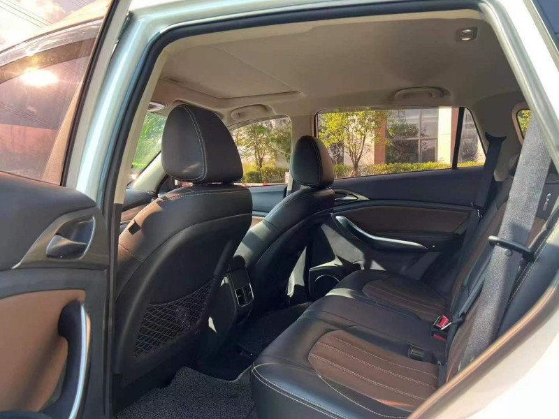 广州18年比亚迪宋8