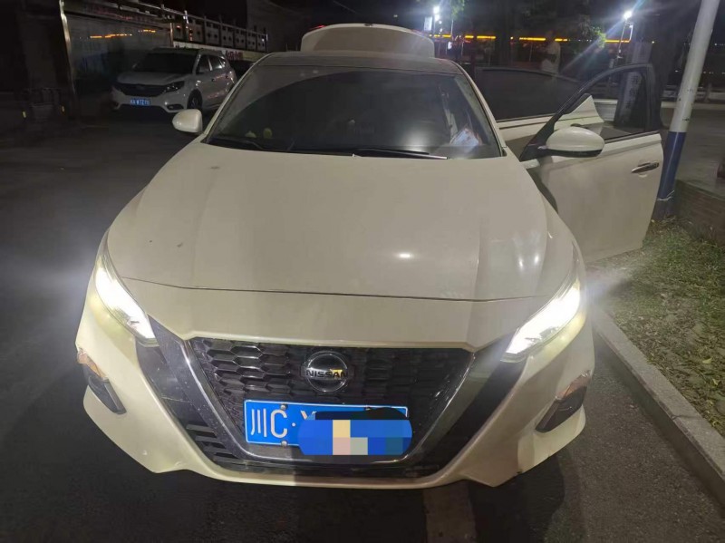 广州22年日产天籁1