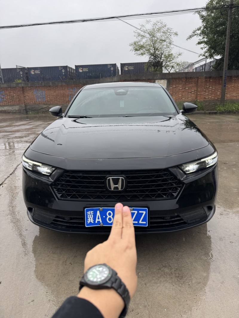 邢台25年本田雅阁1