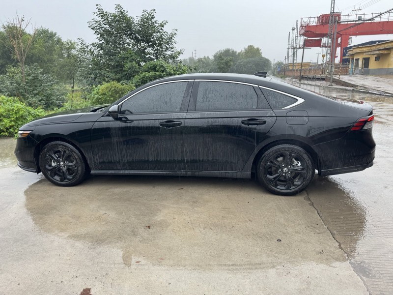 邢台25年本田雅阁4