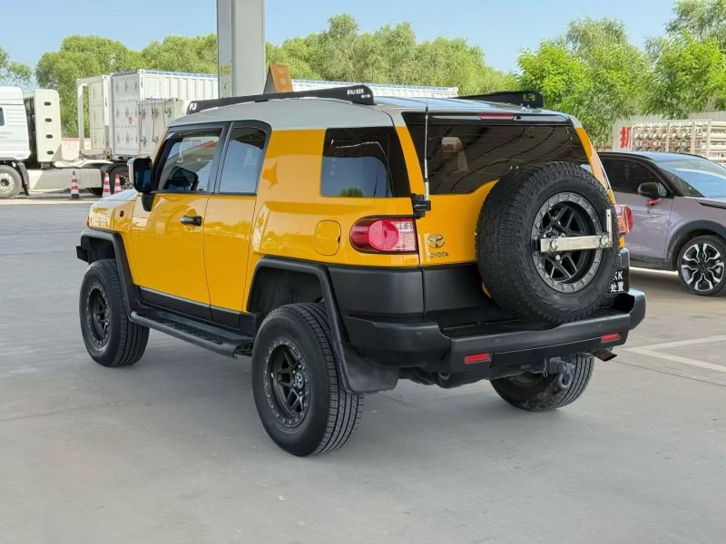 榆林20年丰田兰德酷路泽8