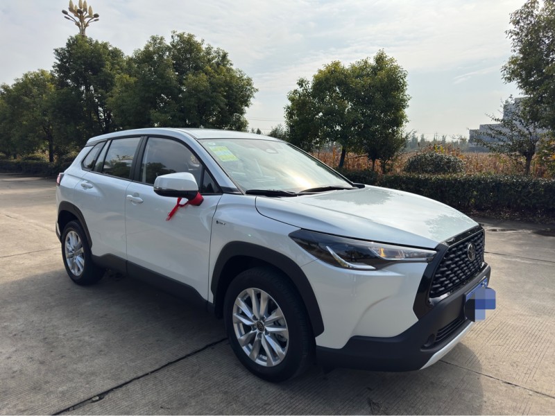 盐城25年丰田锐放3