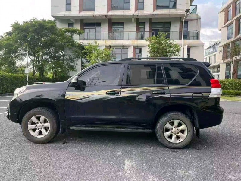 广州12年丰田普拉多4