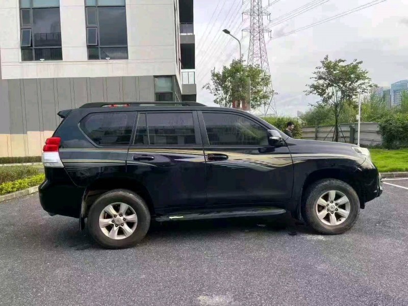 广州12年丰田普拉多5