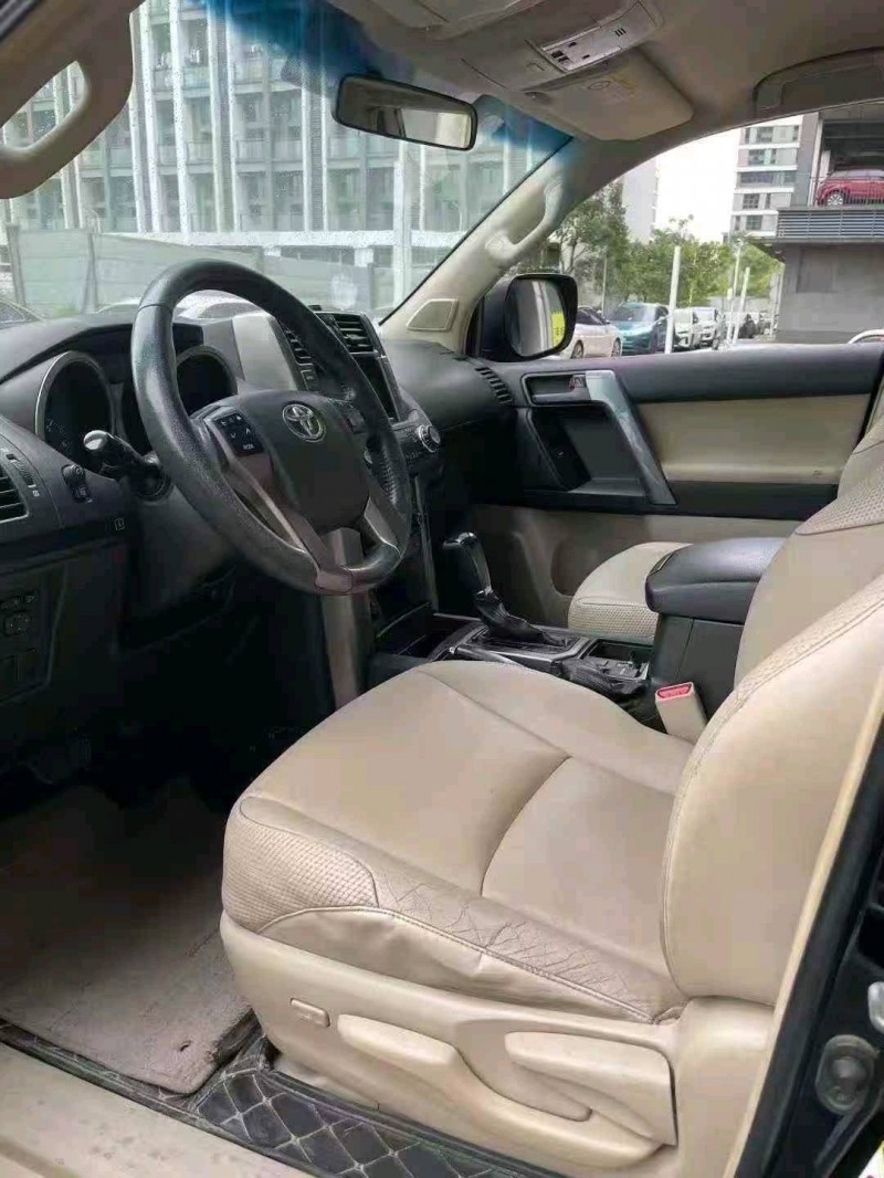 广州12年丰田普拉多7