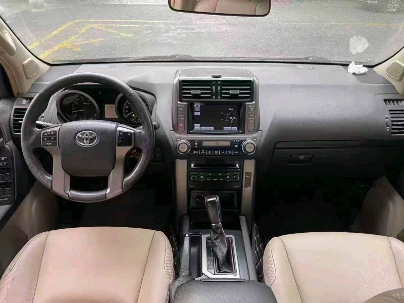 广州12年丰田普拉多9