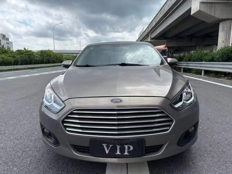 广州17年福特福睿斯1