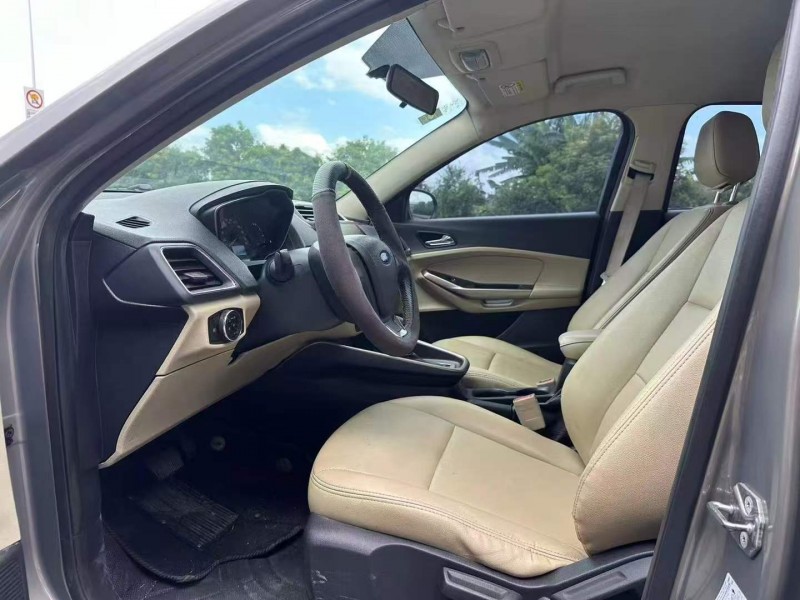 广州17年福特福睿斯6