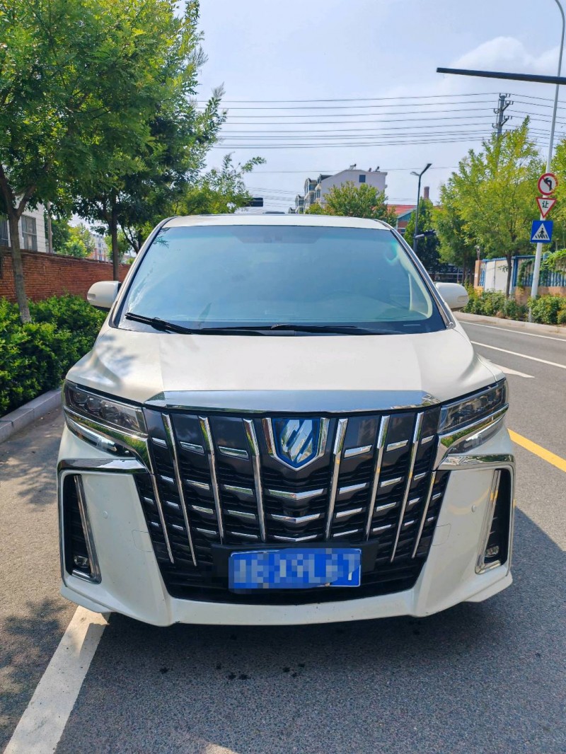 青岛13年丰田埃尔法1