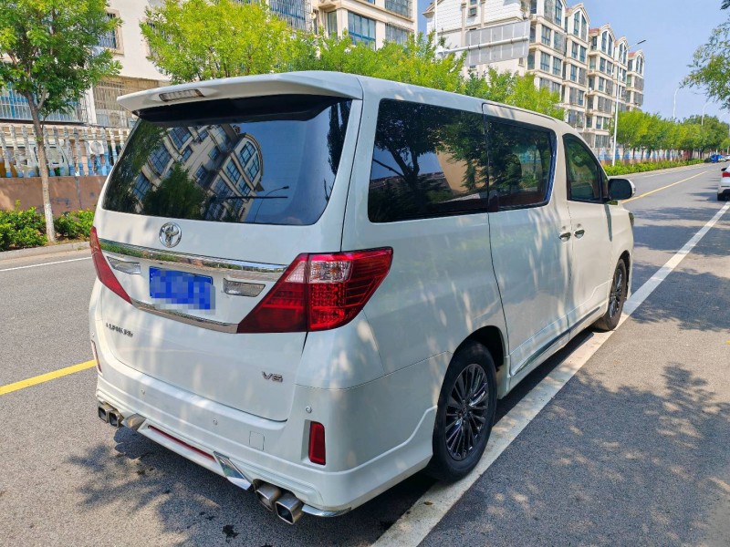 青岛13年丰田埃尔法6