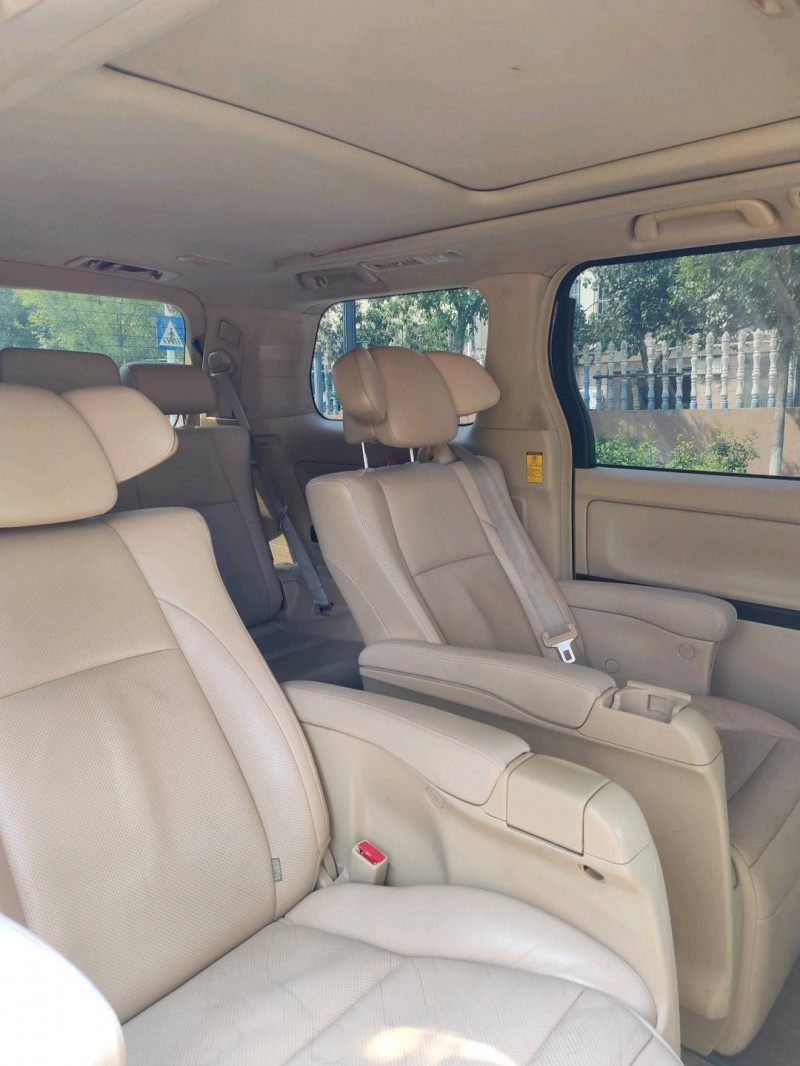 青岛13年丰田埃尔法9