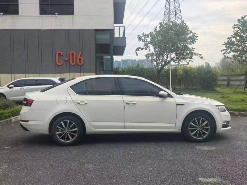 广州18年斯柯达明锐6