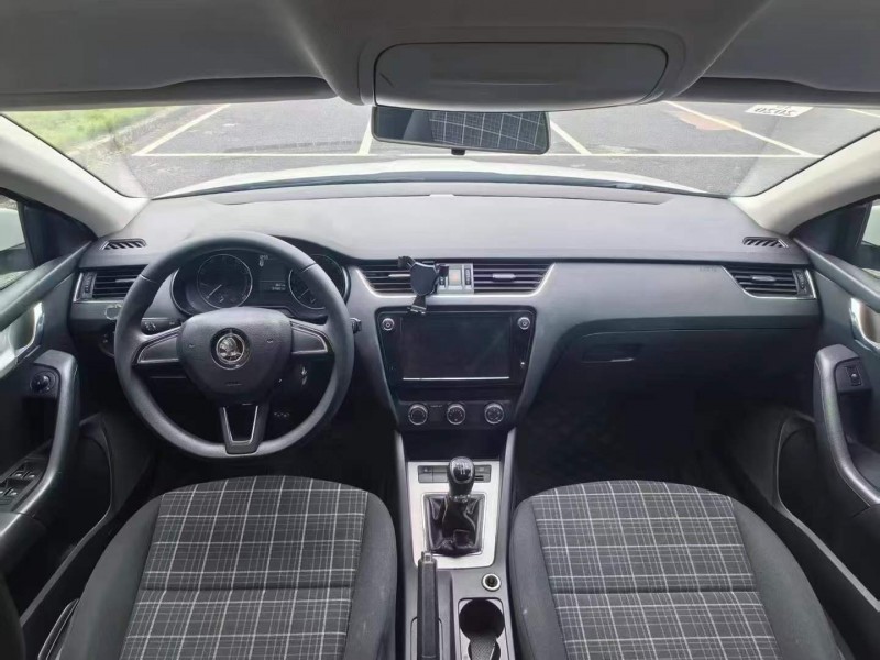 广州18年斯柯达明锐7