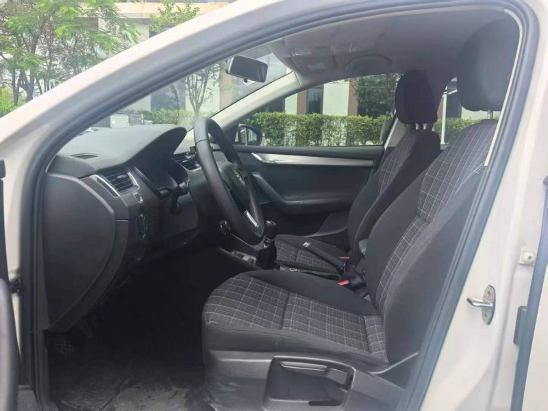 广州18年斯柯达明锐8