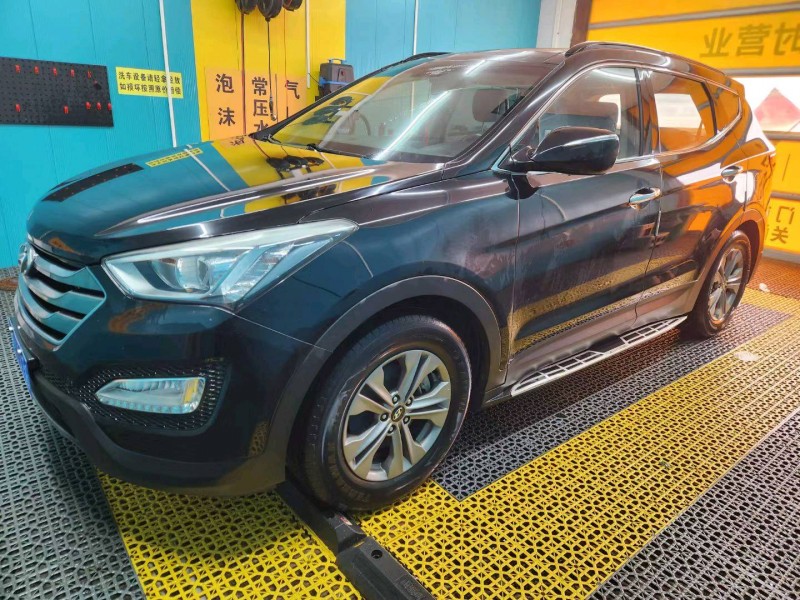 青岛15年现代全新胜达2