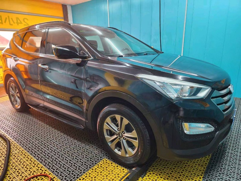 青岛15年现代全新胜达3