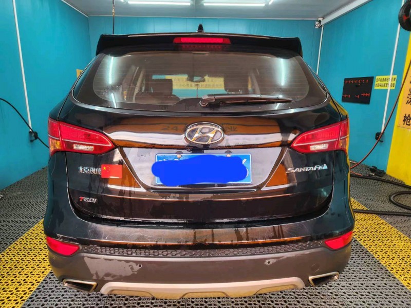 青岛15年现代全新胜达4