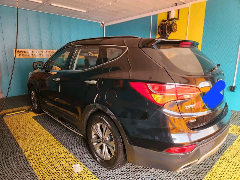 青岛15年现代全新胜达5