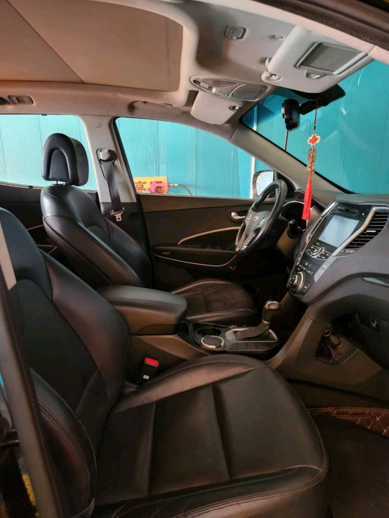 青岛15年现代全新胜达7