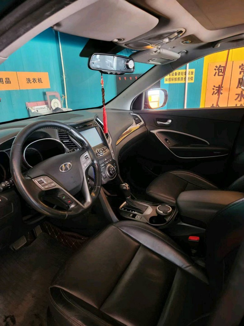 青岛15年现代全新胜达9