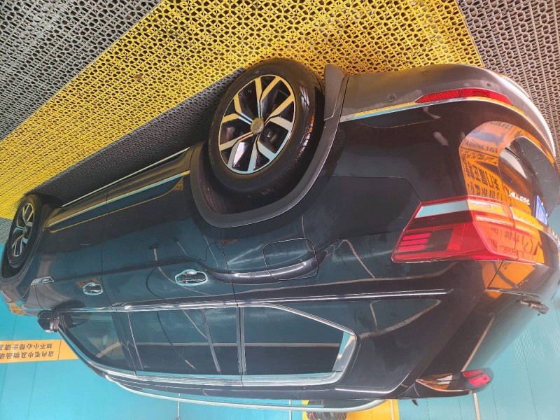 青岛20年大众途昂6