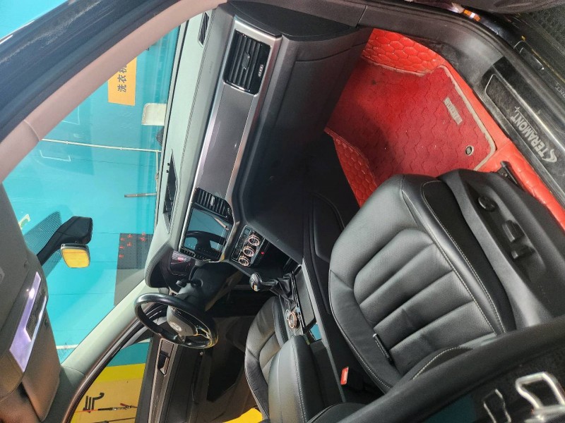 青岛20年大众途昂9