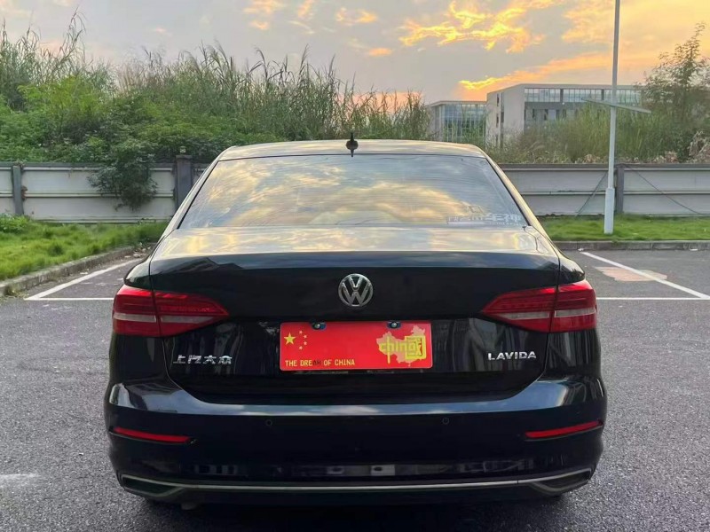 广州20年大众朗逸5