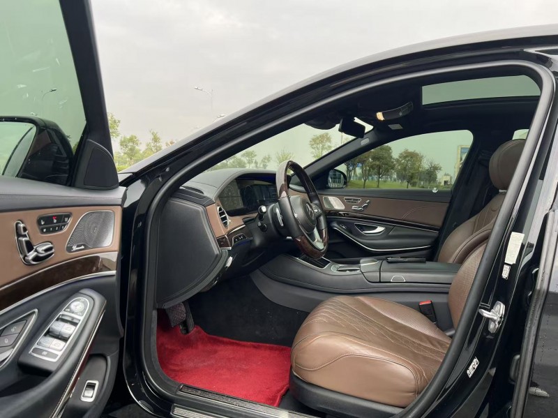 盐城19年奔驰迈巴赫S级4