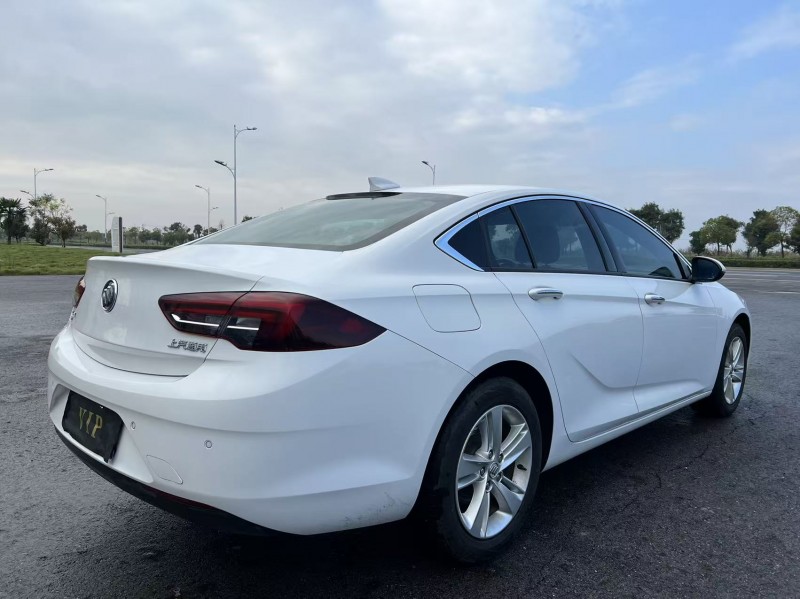 盐城20年别克君威9