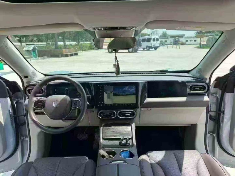 徐州22年零跑汽车C114