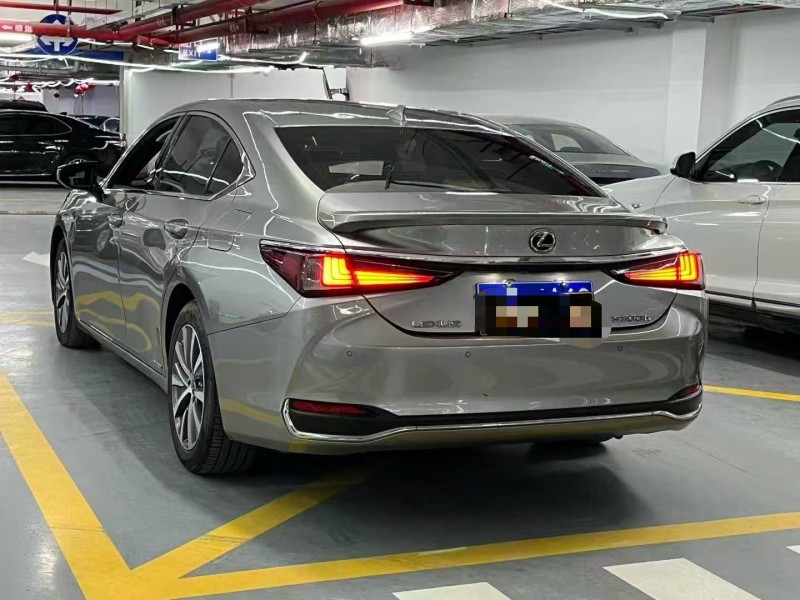 深圳20年雷克萨斯ES8