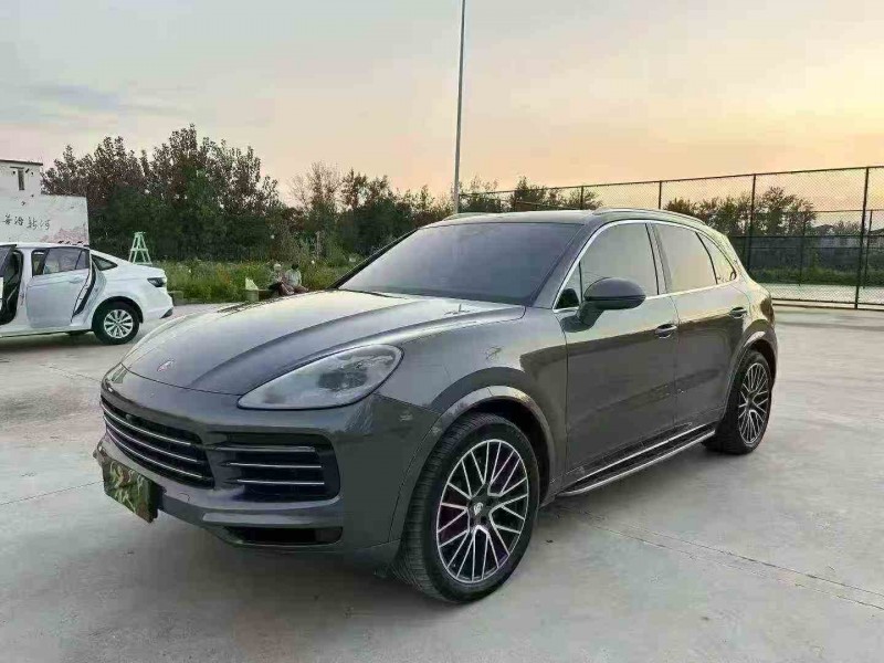 徐州19年保时捷卡宴3