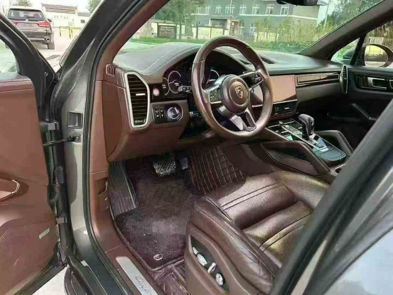 徐州19年保时捷卡宴4