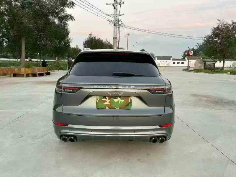 徐州19年保时捷卡宴9