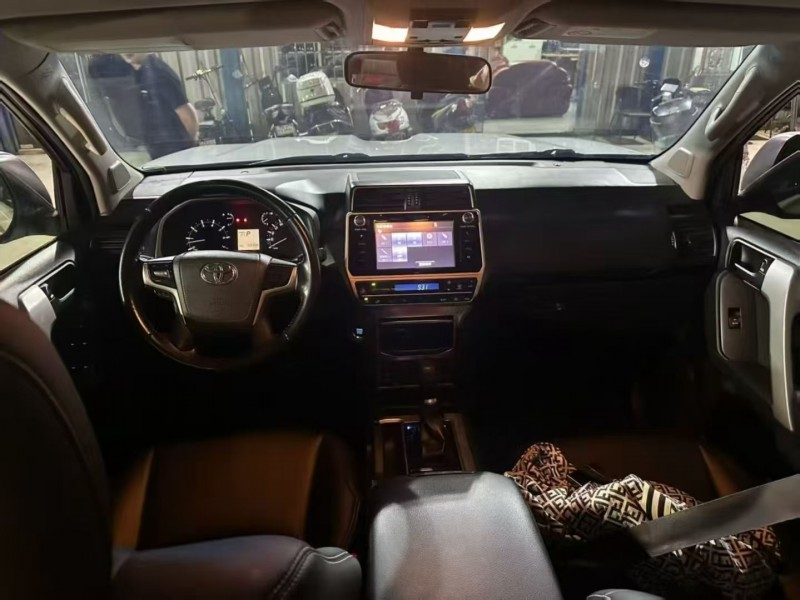 深圳20年丰田普拉多5