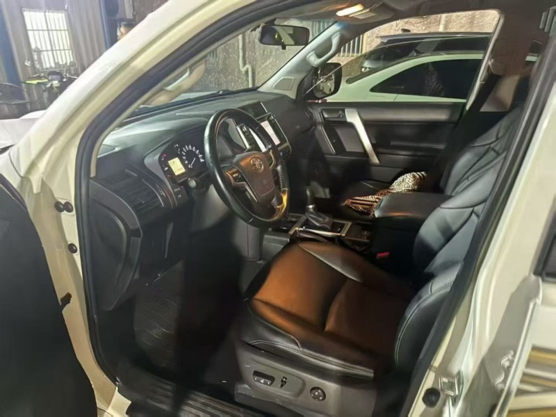 深圳20年丰田普拉多6