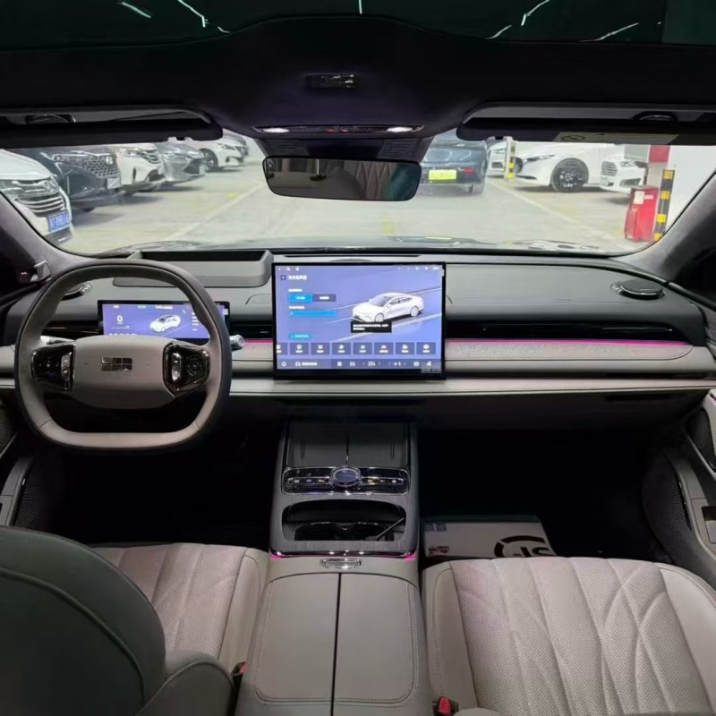 深圳25年吉利银河8