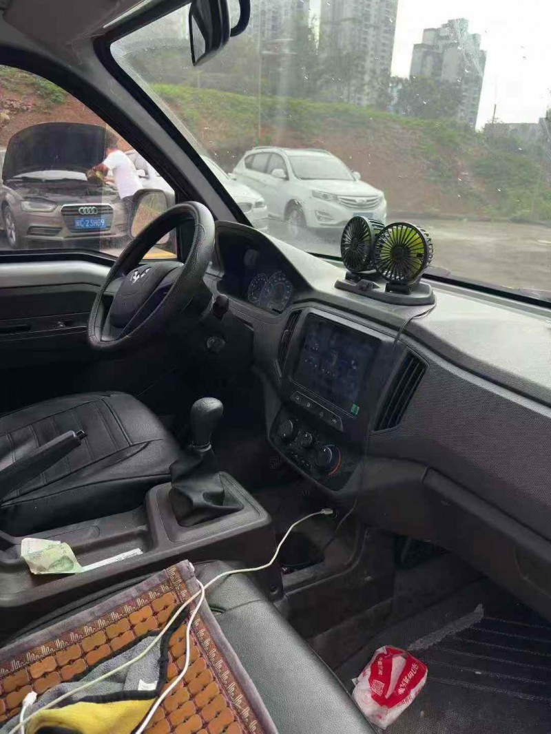 重庆25年五菱汽车荣光5