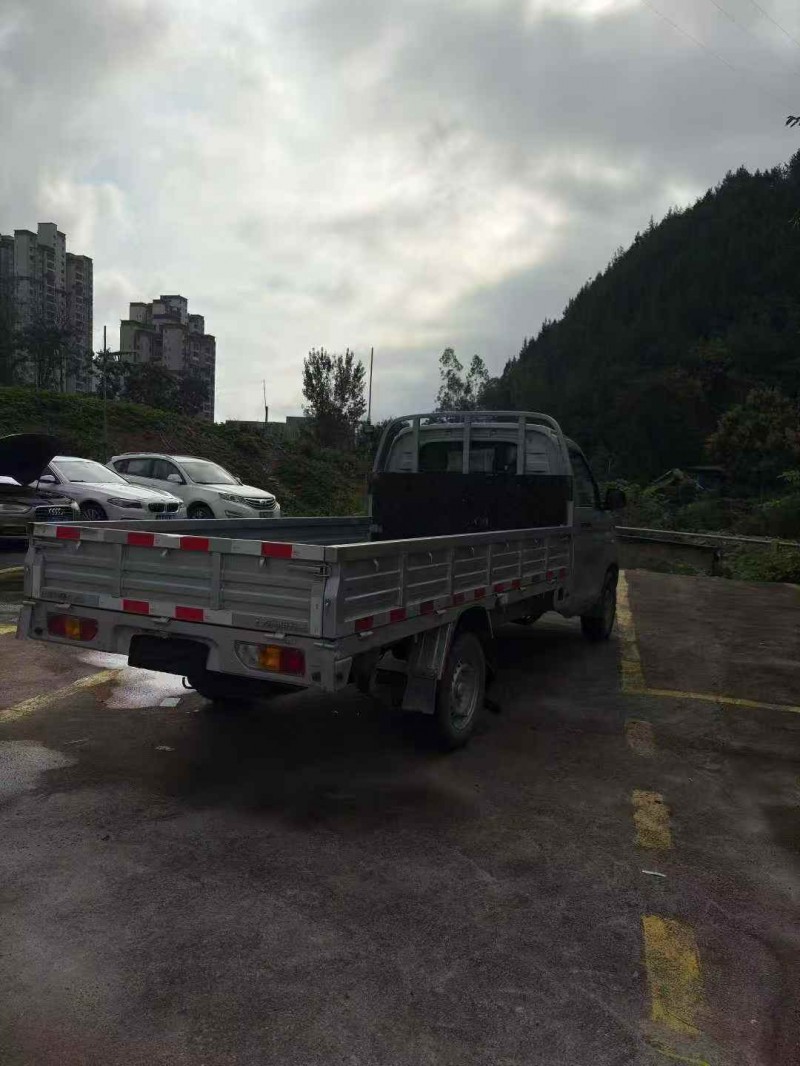 重庆25年五菱汽车荣光7