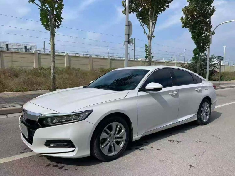 烟台21年本田雅阁3