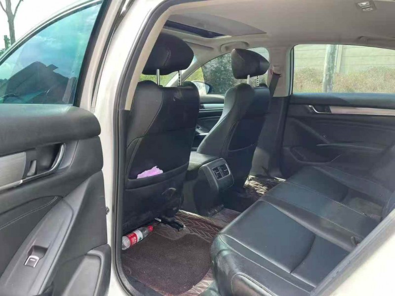 烟台21年本田雅阁5