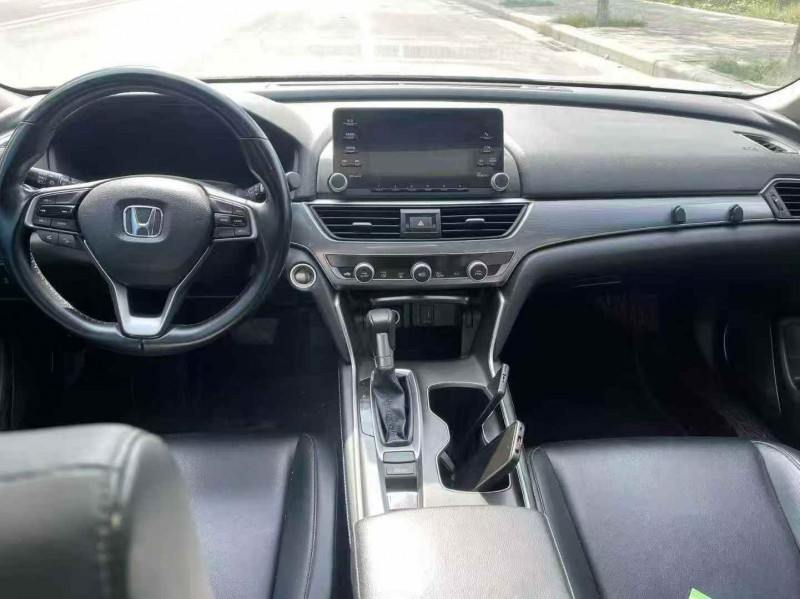 烟台21年本田雅阁6