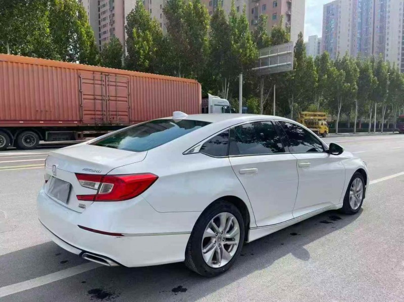 烟台21年本田雅阁8