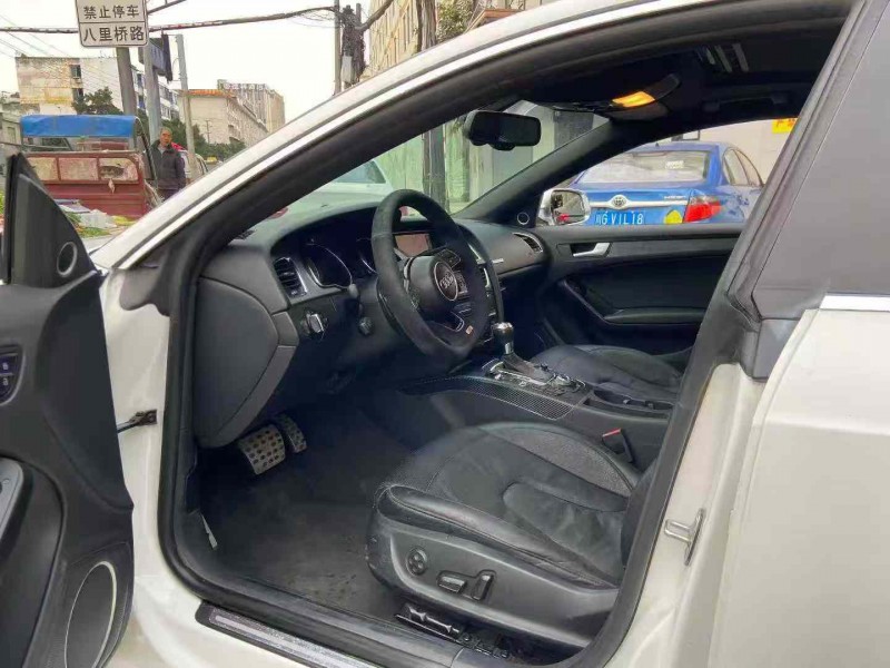 成都12年奥迪S54