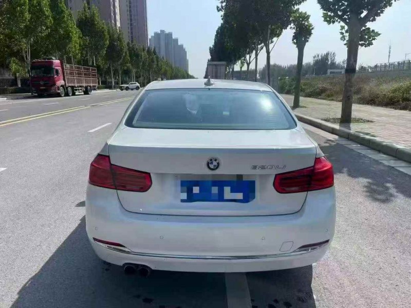 洛阳17年宝马3系8